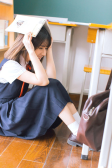楼上的小女孩
