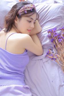 按摩室女大学生